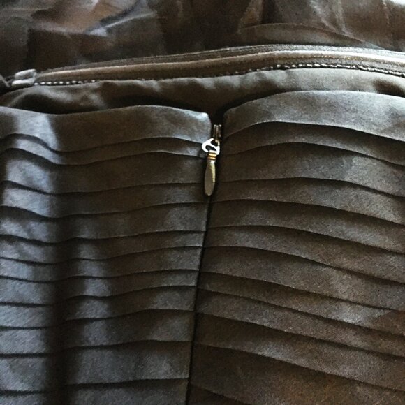 BCBG MAX AZRIA "Marisa" Long Layered Silk Organza Gown in Black - Size 0 - Picture 12 of 16